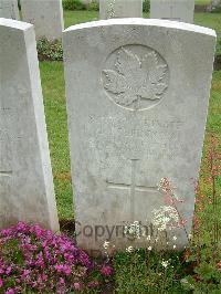Etaples Military Cemetery - Robertson, Adam